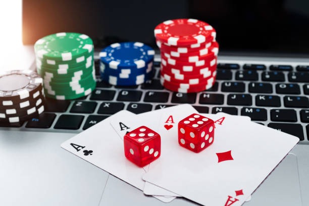 Antarmuka aplikasi mobile ccnnslot dengan menu permainan live dealer